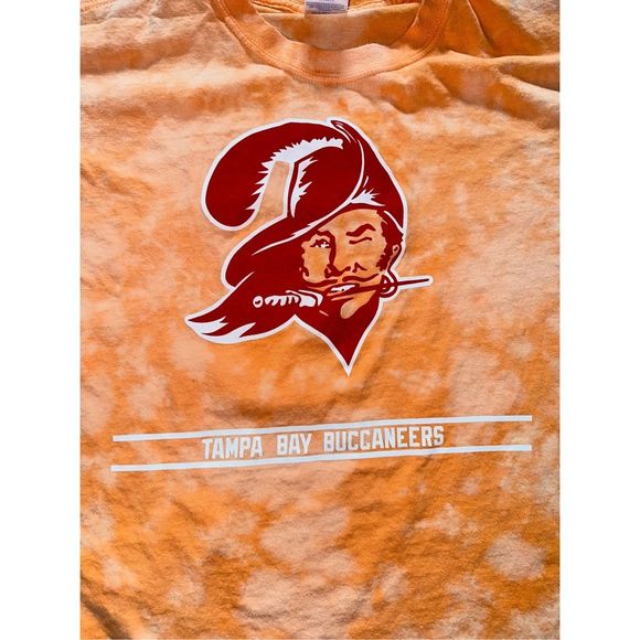 Tampa Bay Buccaneers Lee Roy Selmon Ring of Honor Bleached Tee - Picture 3 of 5